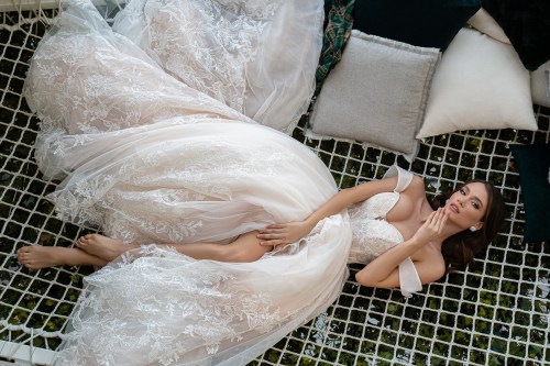 https://elisebride.ro/images/stories/virtuemart/product/AURORA            (4).jpg